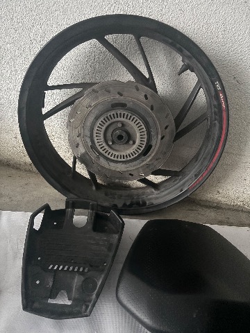 TVS APACHE RTR 200 Arka Jant
