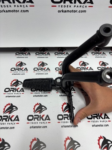 CF MOTO SR 250 Sol artçı/yolcu Braket ve yolcu basamağı