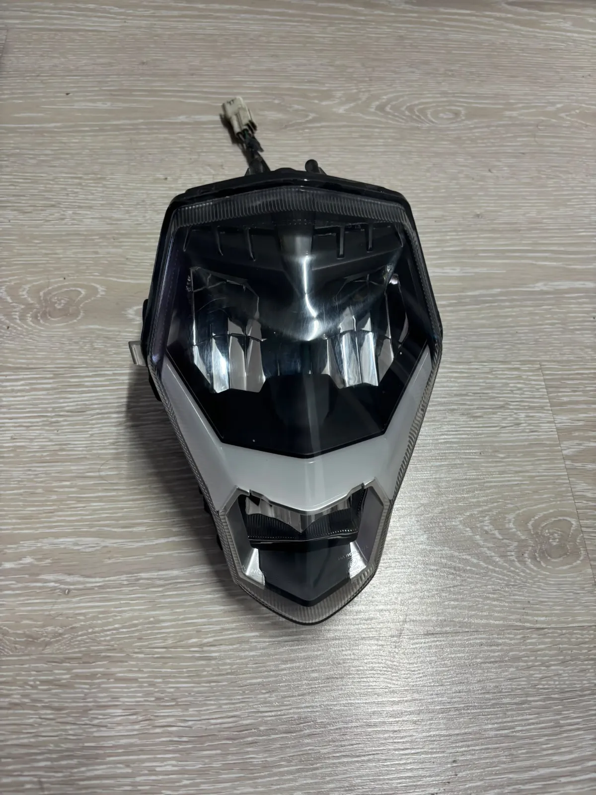 CF MOTO NK 250 ön far — fotoğraf 1