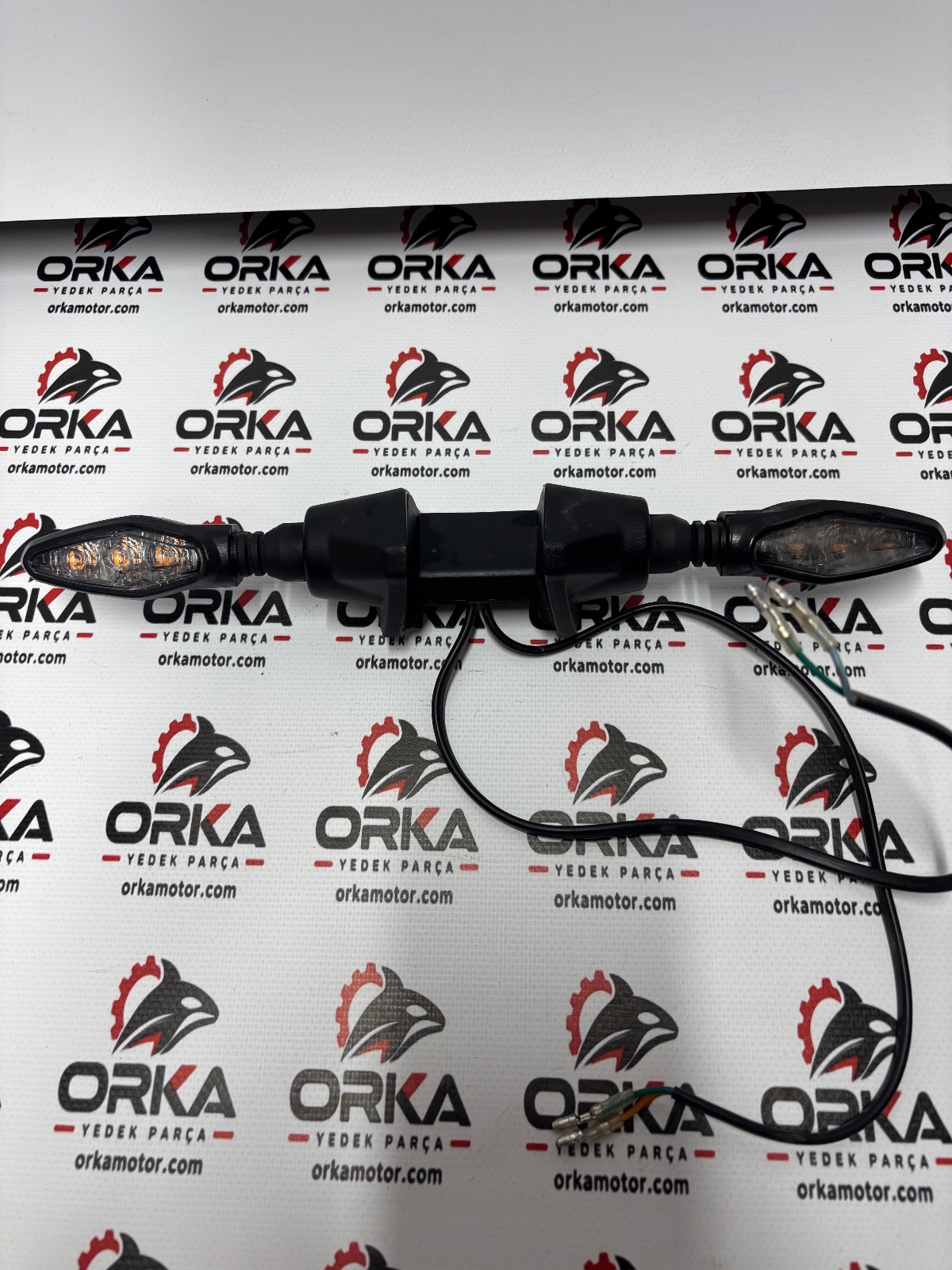 CF MOTO NK 250 arka sinyal takımı — fotoğraf 1